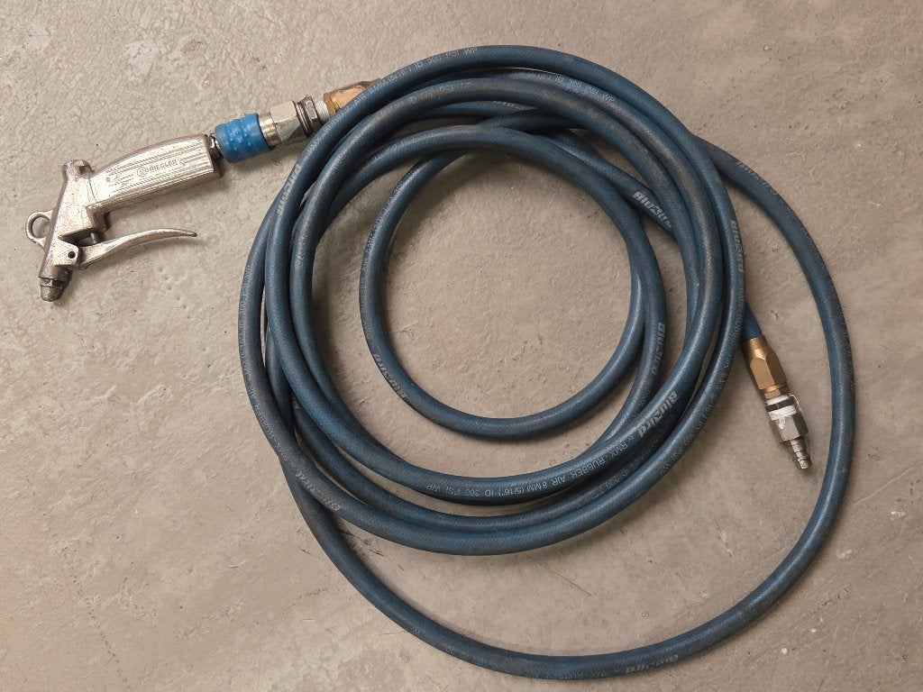 luchtslang met luchtpistool, Doe-het-zelf en Verbouw, Compressors, Gebruikt, 6 tot 10 bar, Ophalen of Verzenden, Minder dan 200 liter/min