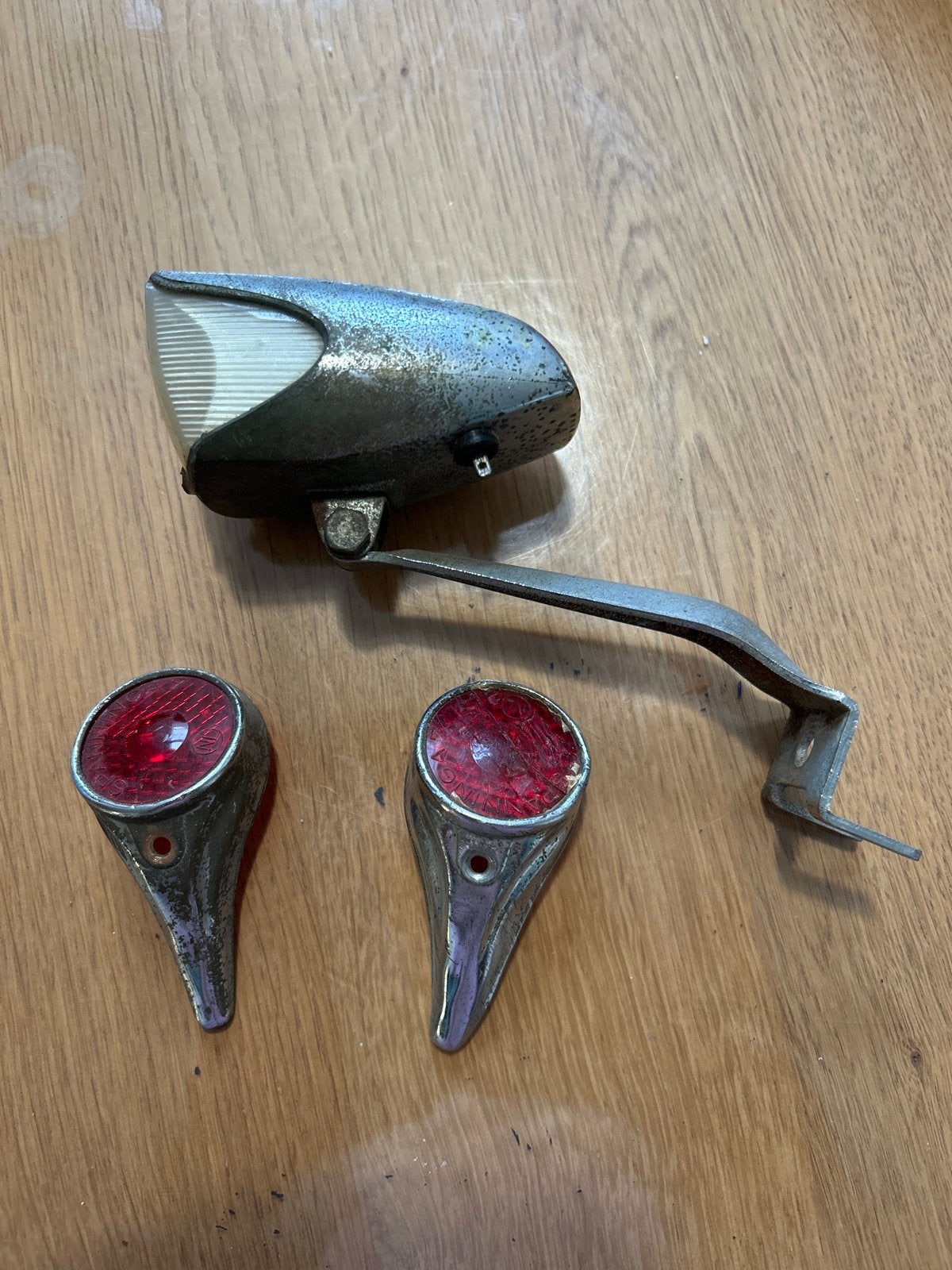Vintage fietsverlichting set: voorlicht en achterlichtkapjes, Ophalen of Verzenden, Gebruikt, Dynamo, Verlichtingsset