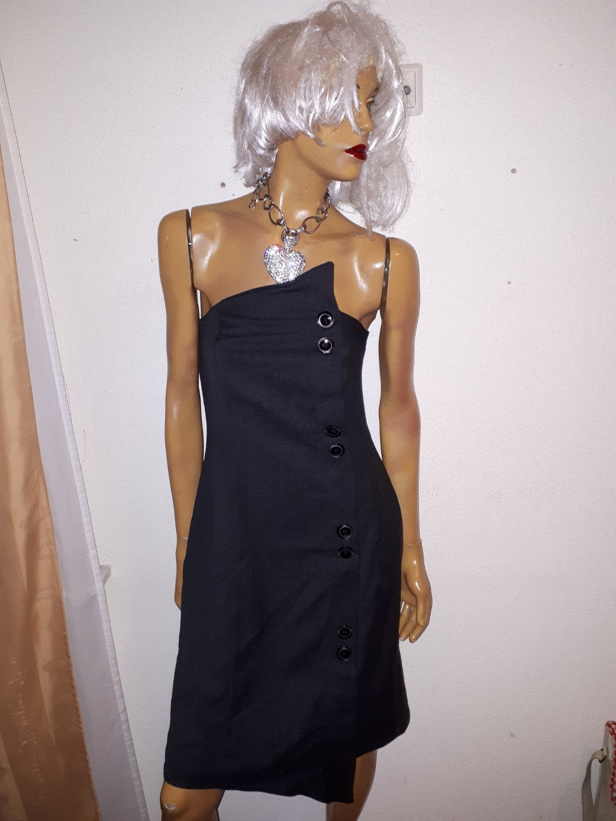 Grijze strapless jurkje met knoopdetails R couture 38, Kleding | Dames, Jurken, Zo goed als nieuw, Maat 36 (S), Zwart, Boven de knie
