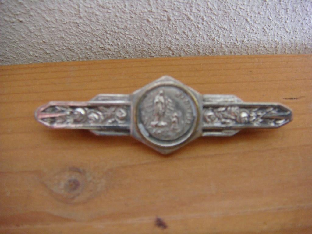 Religieuze broche, Verzamelen, Ophalen of Verzenden, Zo goed als nieuw, Sieraad, Christendom | Katholiek