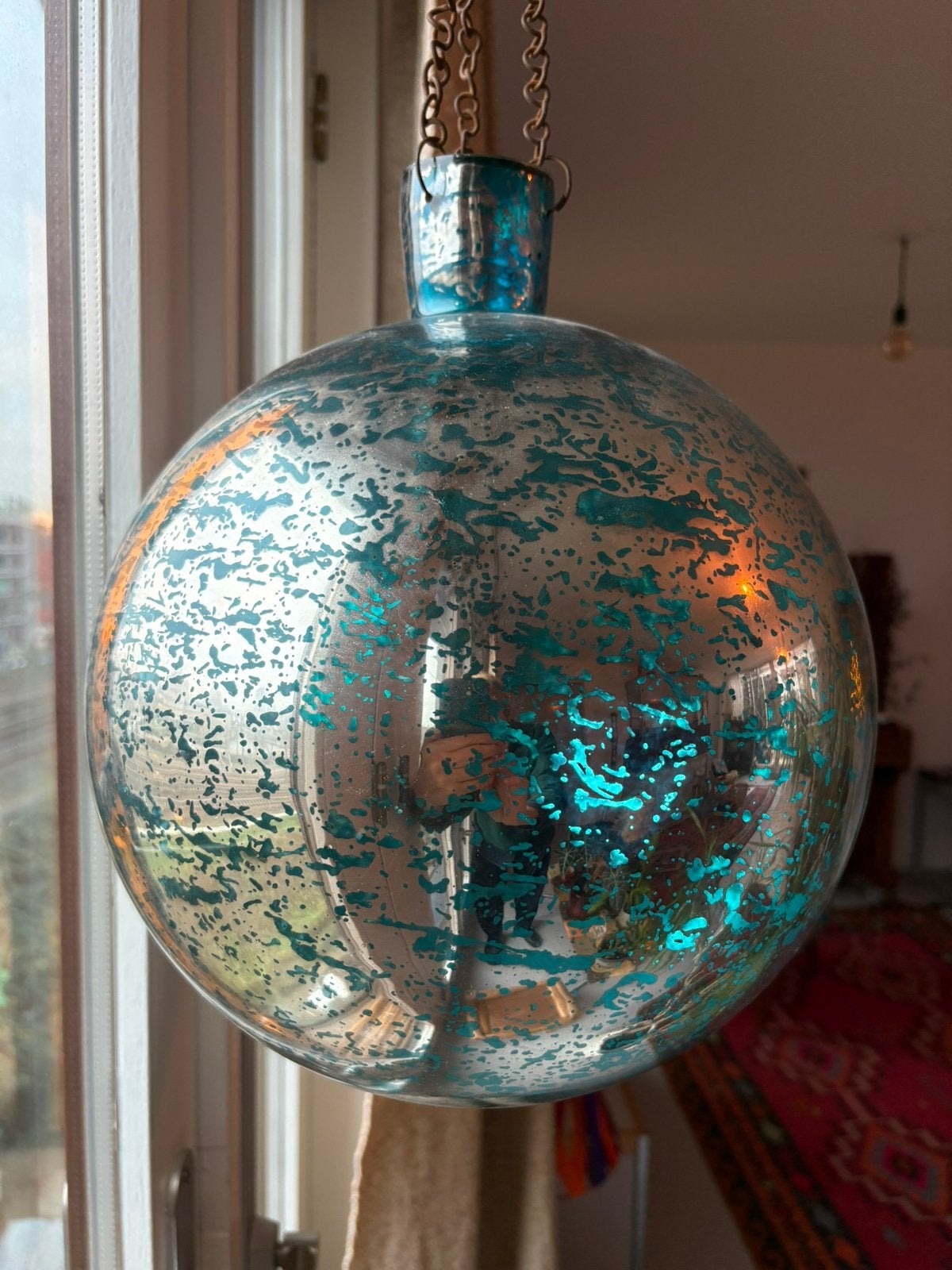 Grote glazen lampbol blauw met zilver, Ophalen of Verzenden, Nieuw, Glas, E14 (klein)