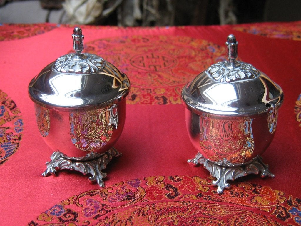 2 Verzilverde vintage potjes voor smaakversterkers, Verzenden
