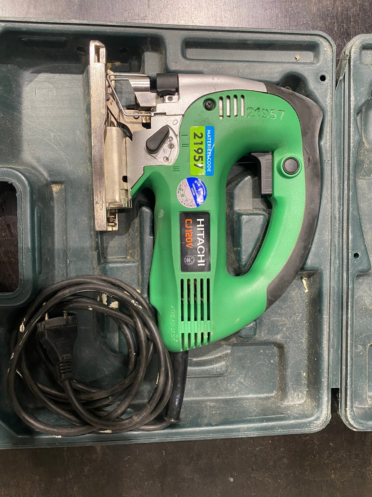 Hitachi CJ120V decoupeermachine zaagmachine made in JAPAN, Gebruikt, 600 tot 1200 watt, Ophalen of Verzenden, Decoupeerzaag