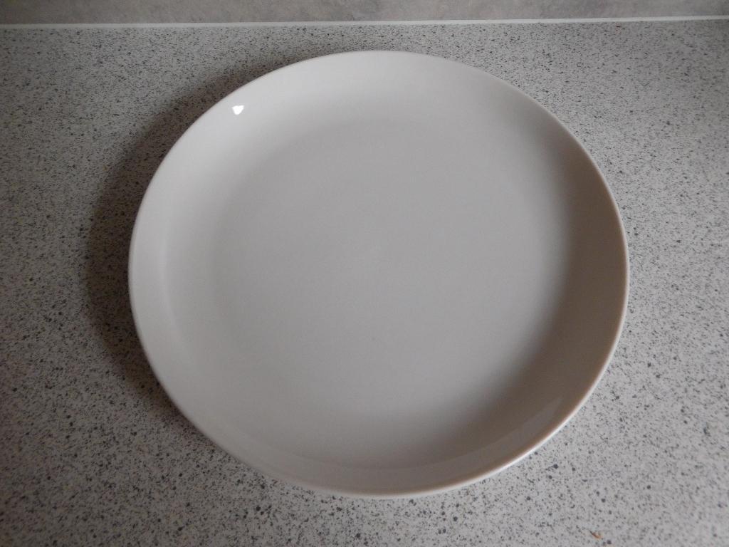 Bord 20,5 cm. Wit Jamie Oliver, Ophalen of Verzenden, Zo goed als nieuw, Bord(en), Overige stijlen