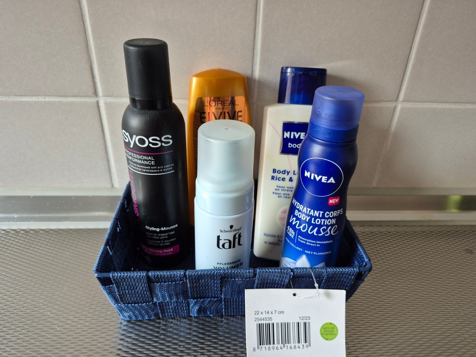 MANDJE MET HAAR/LICHAAM PRODUKTEN  GRATIS OPHALEN, Ophalen