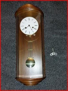 Hermle notenhouten regulateur met Westminster speelwerk, Ophalen, Analoog, Hermle, Wandklok