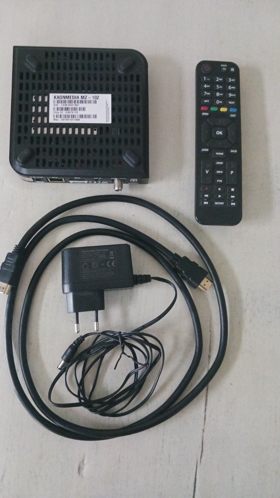 Kaonmedia MZ-102 Decoder met afstandsbediening en kabels, Ophalen of Verzenden, Gebruikt, Decoder