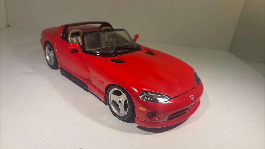 Dodge viper red Bburago 1.18