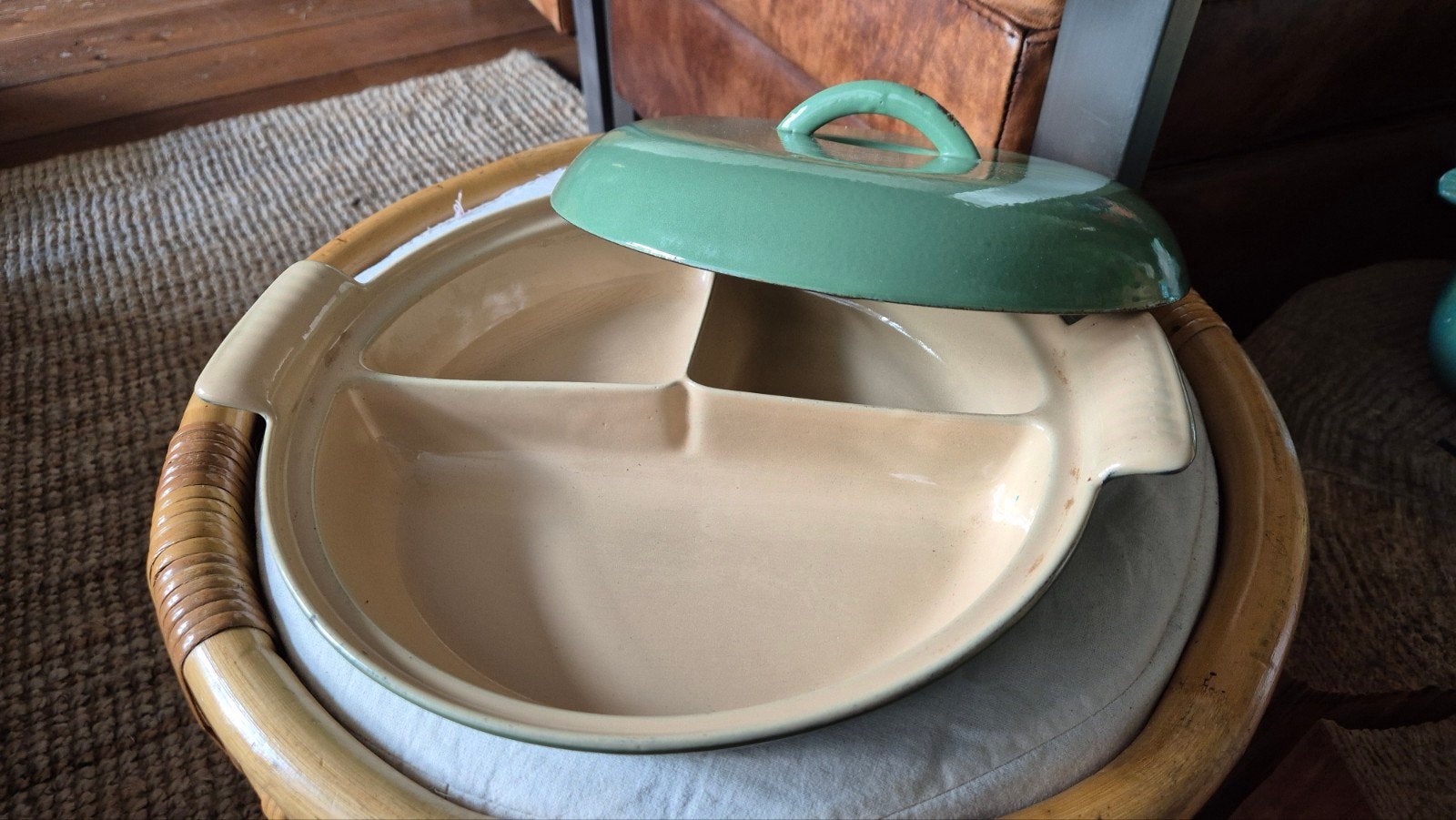vintage geëmailleerde gietijzeren 3-vaks dekselschaal 25 cm, Ophalen of Verzenden