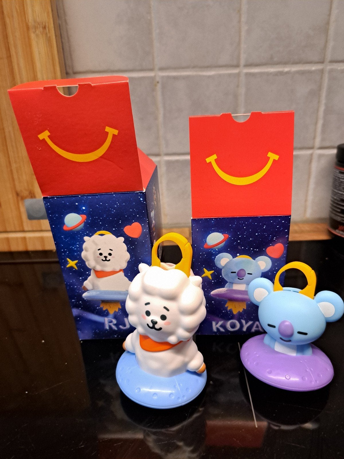 McDonald's BT21 Happy Meal Speeltjes - RJ & Koya, Ophalen of Verzenden, Zo goed als nieuw, Jongen of Meisje