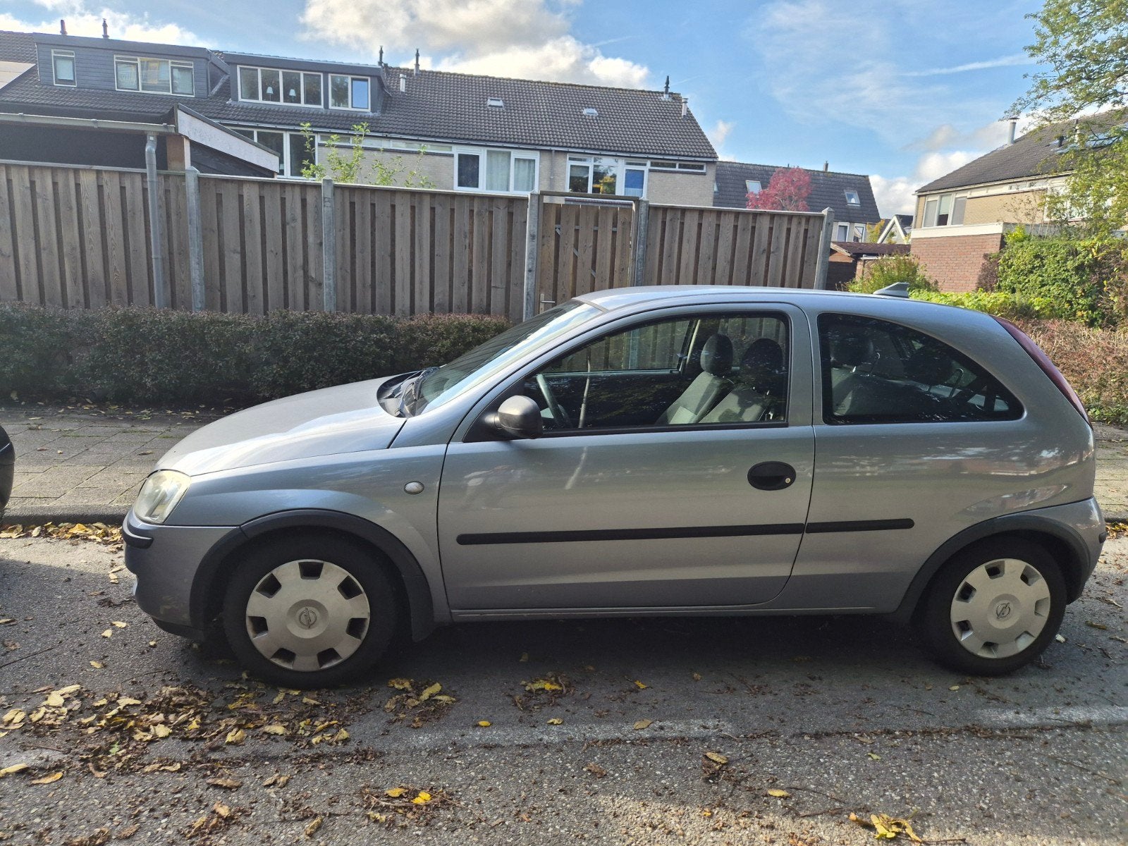 Opel Corsa 1.2 16V Twinport 3D 2004 Grijs, Auto's, Voorwielaandrijving, 450 kg, 31 €/maand, 4 cilinders