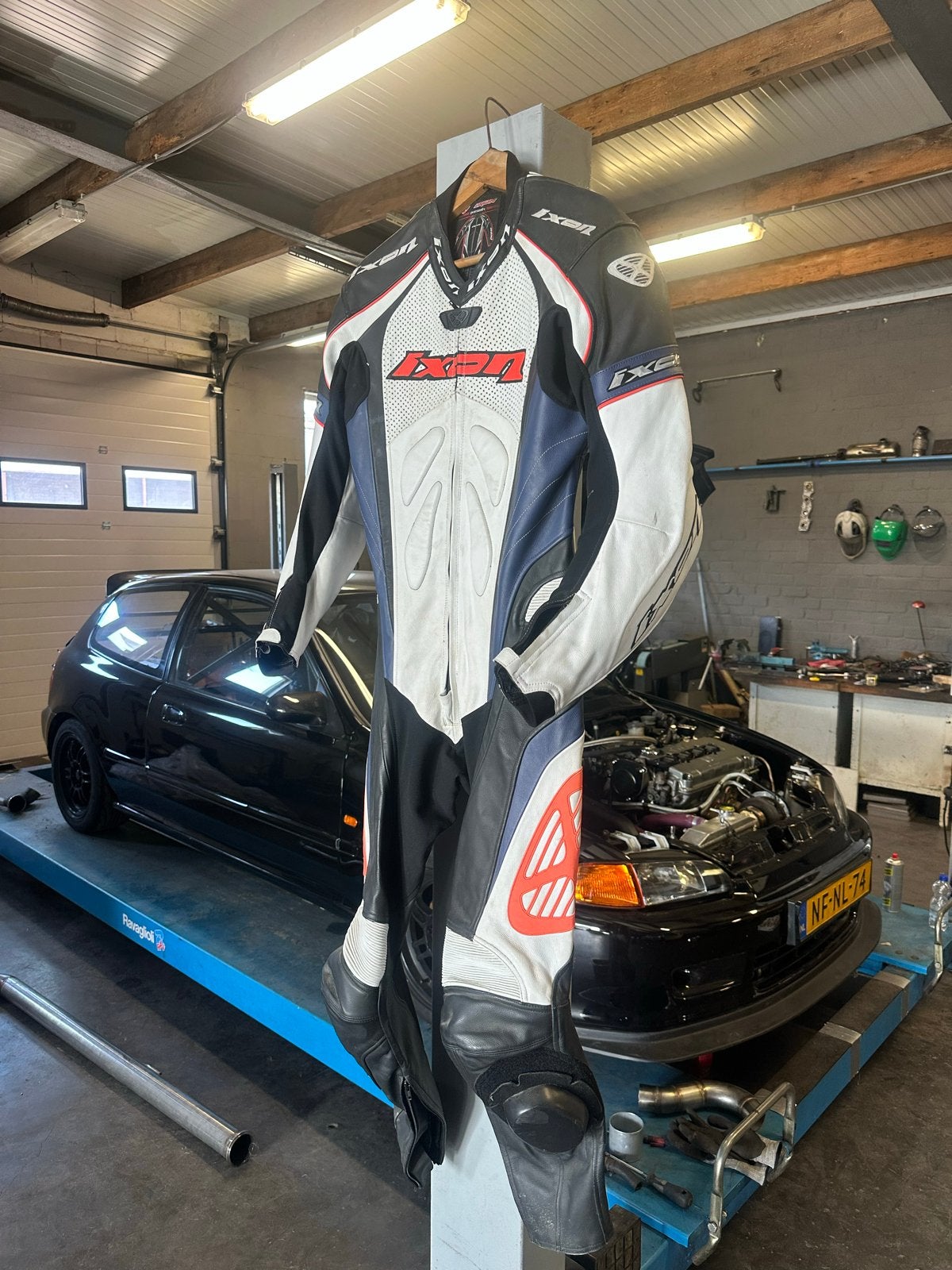 Ixon motorpak, Ophalen