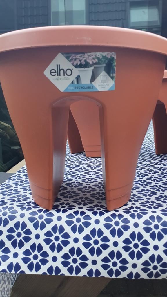 NIEUW: 4 Elho bloempotten voor balkon - Terracotta kleur, 25 tot 40 cm, Kunststof, Gebruikt, Balkon