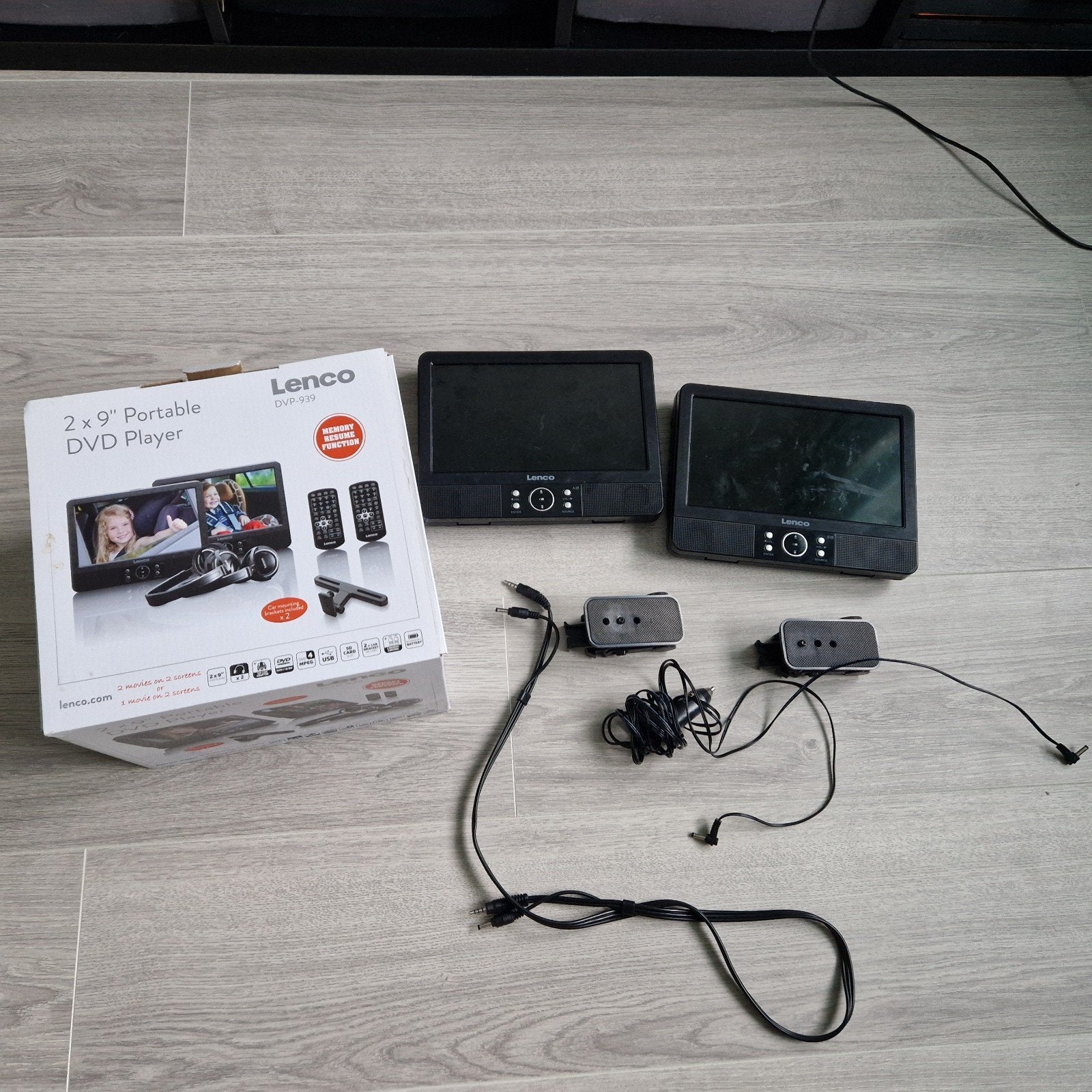 Lenco 2x 9" Draagbare DVD Speler Set - Ideaal voor onderweg, Audio, Tv en Foto, Dvd-spelers, Gebruikt, Draagbaar, Ophalen of Verzenden