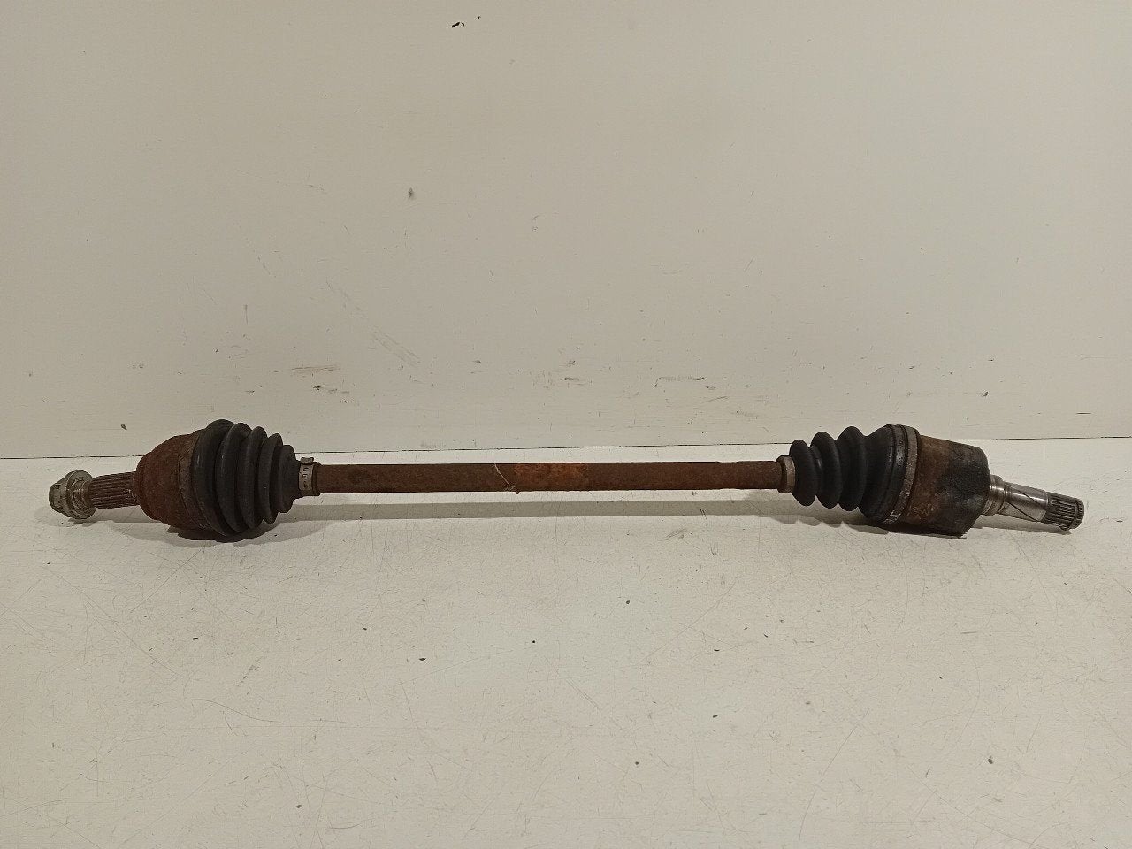 Aandrijfas links achter Land Rover Freelander, Onderdelen@venauto.nl, Van der Ven Autorecycling B.V., Ettenseweg 76, 4706 PB Roosendaal, The Netherlands