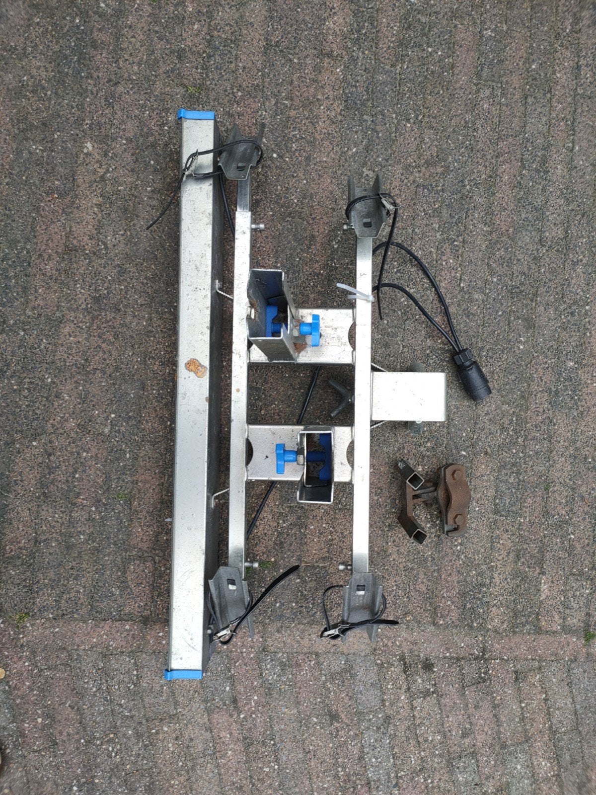 Fietsendrager compleet met intacte verlichting, Ophalen of Verzenden, 2 fietsen, Gebruikt, Trekhaakdrager