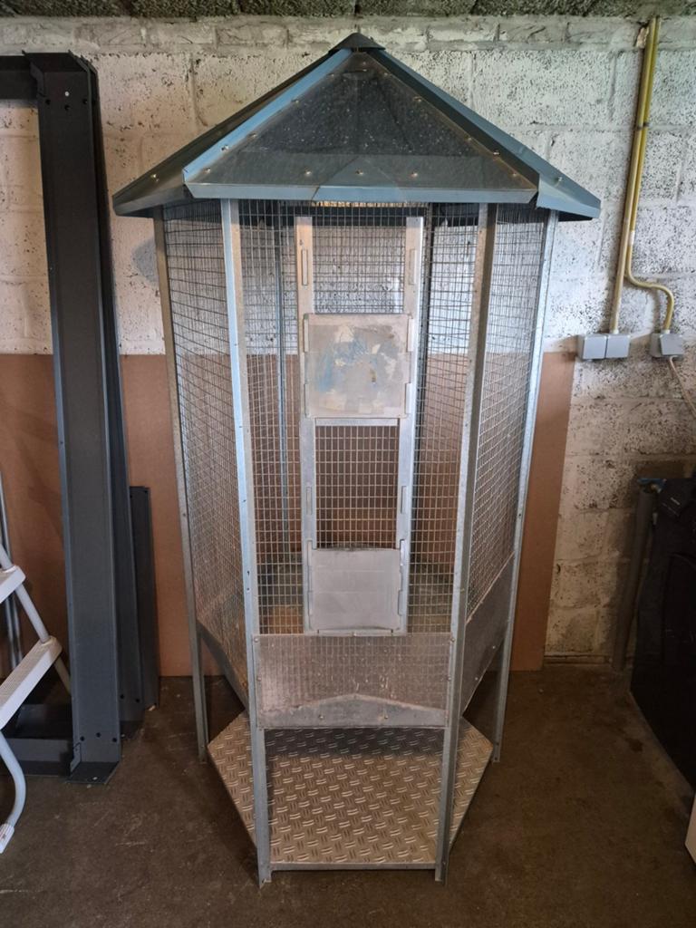 Grote vogel kooi voor buiten, Ophalen of Verzenden, Hout, Vogelkooi