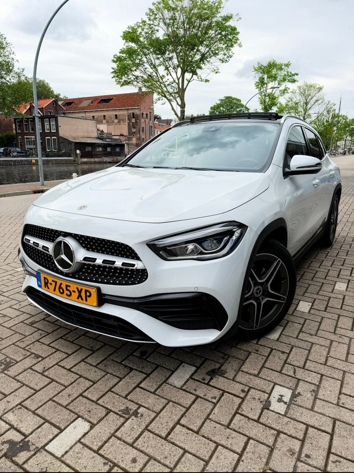 Mercedes GLA 200 PANO AMG Business sol, Night pakket, Auto's, Mercedes-Benz, 15 km/l, 1800 kg, Zwart, Leder en Stof