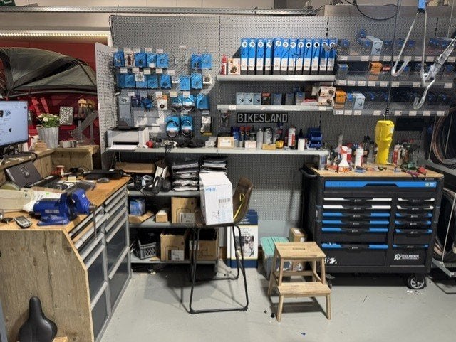 Complete fiets werkplaats met gereedschap overname, Ophalen of Verzenden, Zo goed als nieuw