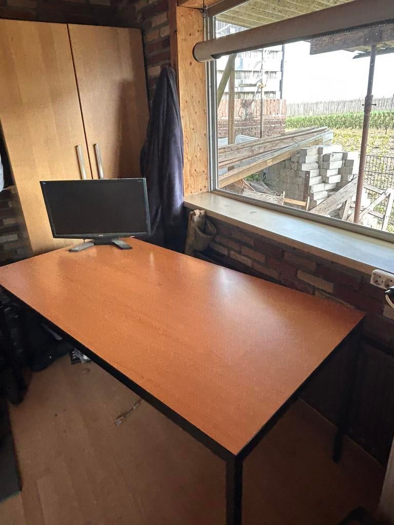 Buro tafel met beuken kleur blad 2 stuks, Ophalen of Verzenden, Gebruikt