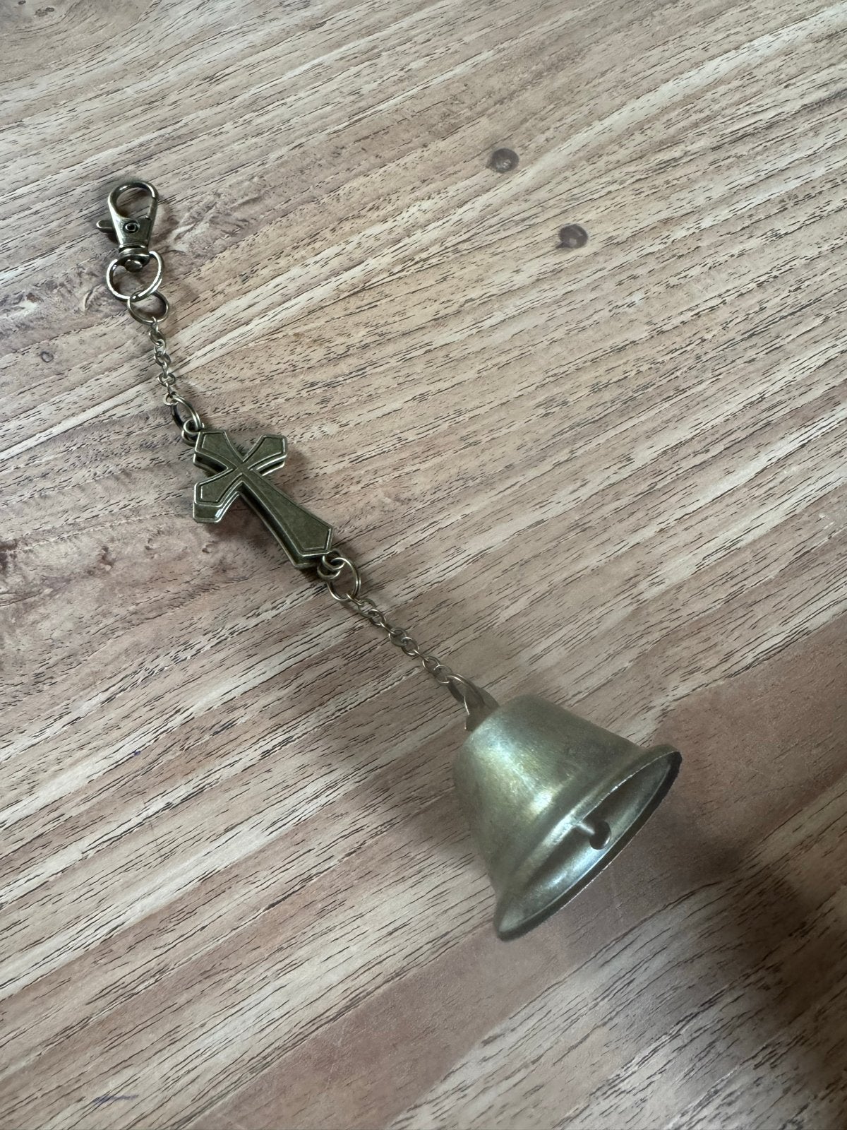 Kruis en Bel Sleutelhanger - Vintage Stijl-motorhanger, Ophalen of Verzenden