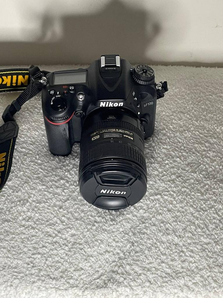 Nikon D7100 AF-S Nikkor 16-85mm lens (15037 clicks), Audio, Tv en Foto, Fotocamera's Digitaal, Ophalen, Zo goed als nieuw, Spiegelreflex