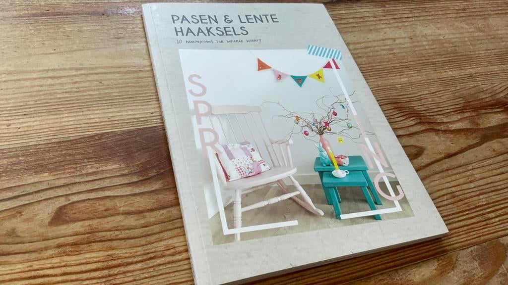 Pasen & lente haaksels, Ophalen of Verzenden, Zo goed als nieuw, Haken, Patroon of Boek