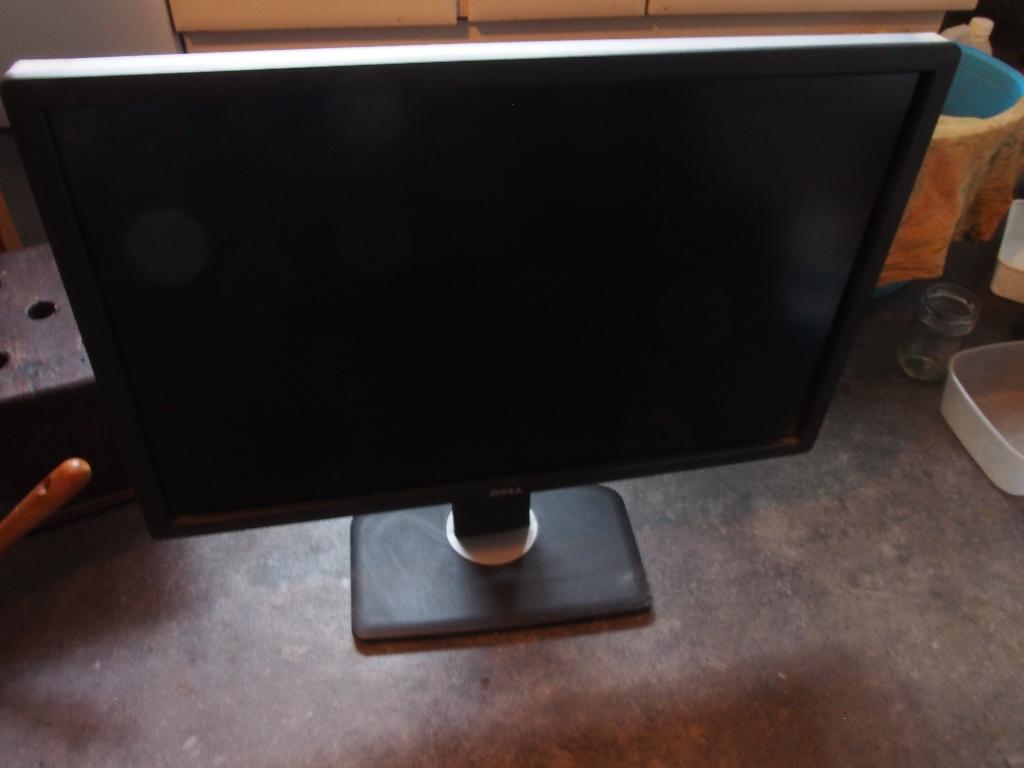 Dell u2412m 24 inch e-IPS scherm, Computers en Software, Monitoren, Zo goed als nieuw, 60 Hz of minder, DisplayPort, DVI, IPS