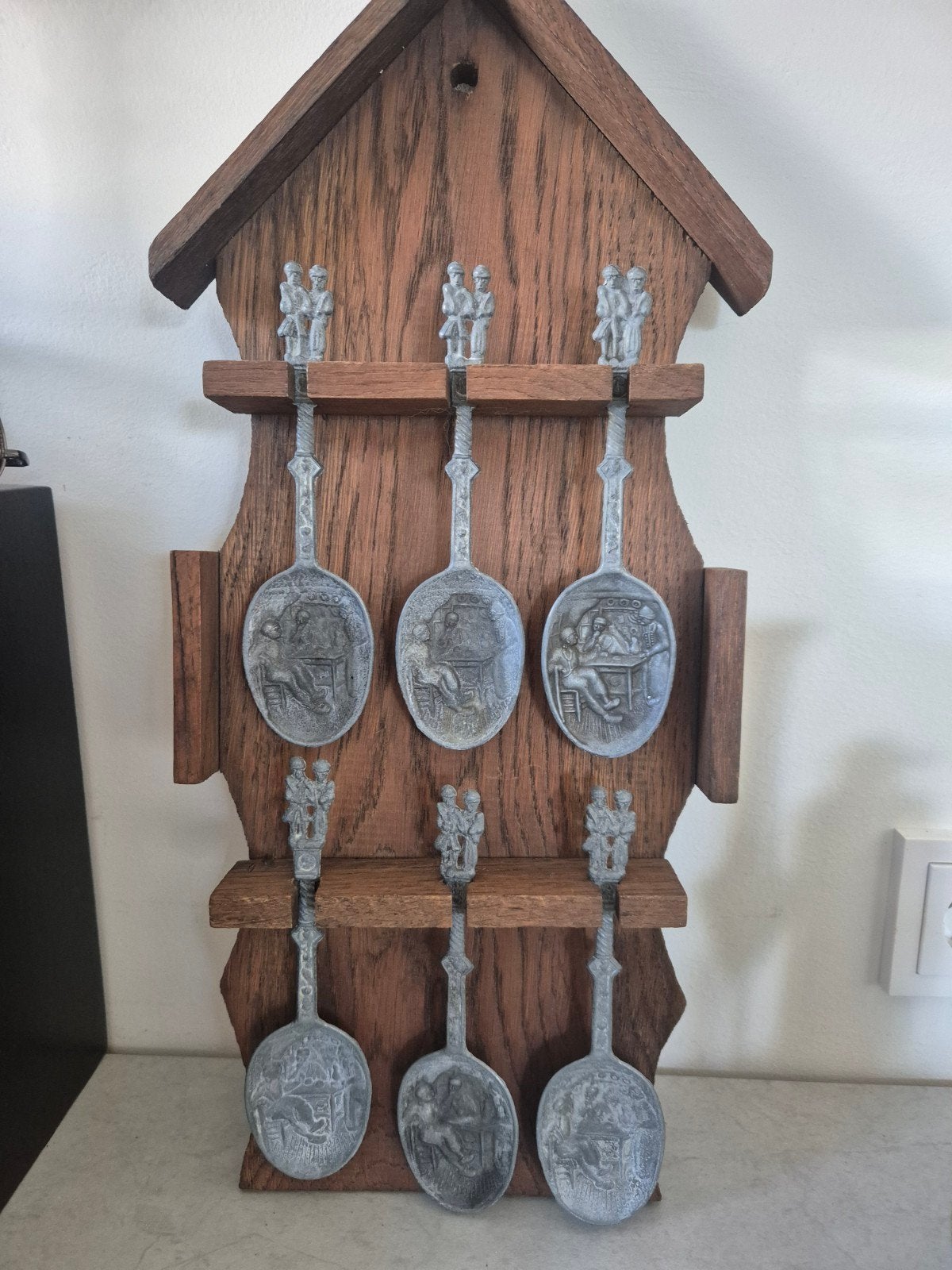 Vintage houten lepelrek met tinnen lepels, Ophalen of Verzenden