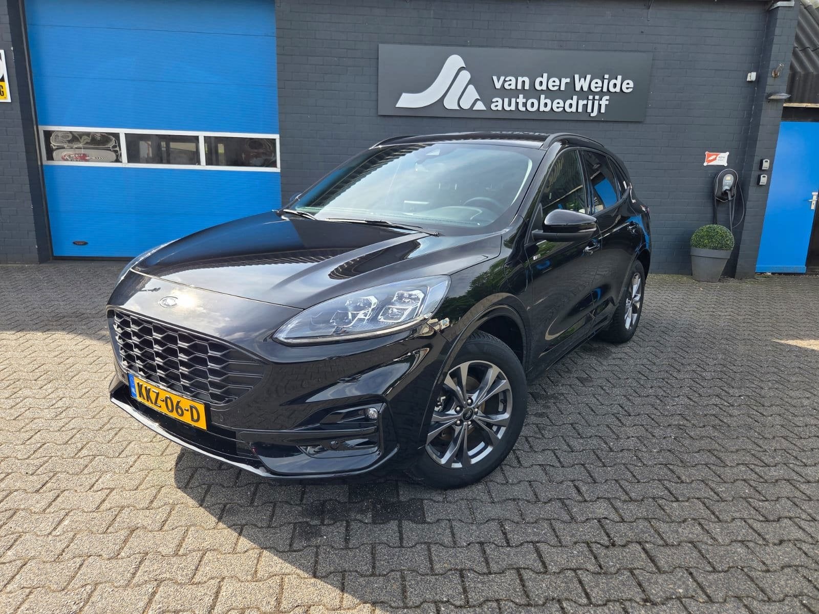 Ford KUGA 2.5 PHEV ST-Line X, Auto's, Gebruikt, 4 cilinders, Alcantara, Zwart