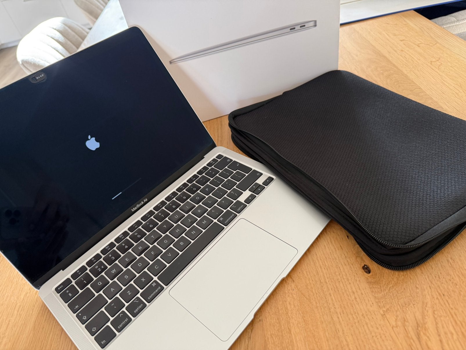 Macbook Air 13 256GB zilver met doos + aankoopbewijs, Computers en Software, Apple Macbooks, Gebruikt, 8 GB, 13 inch, Minder dan 2 Ghz