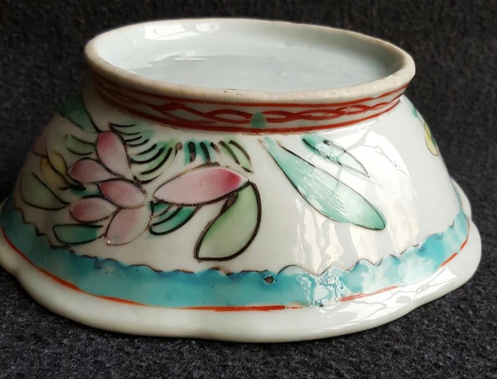 Chinees porselein - famille Verte schaal - diameter 17,5 cm, Antiek en Kunst, Antiek | Porselein, Ophalen of Verzenden