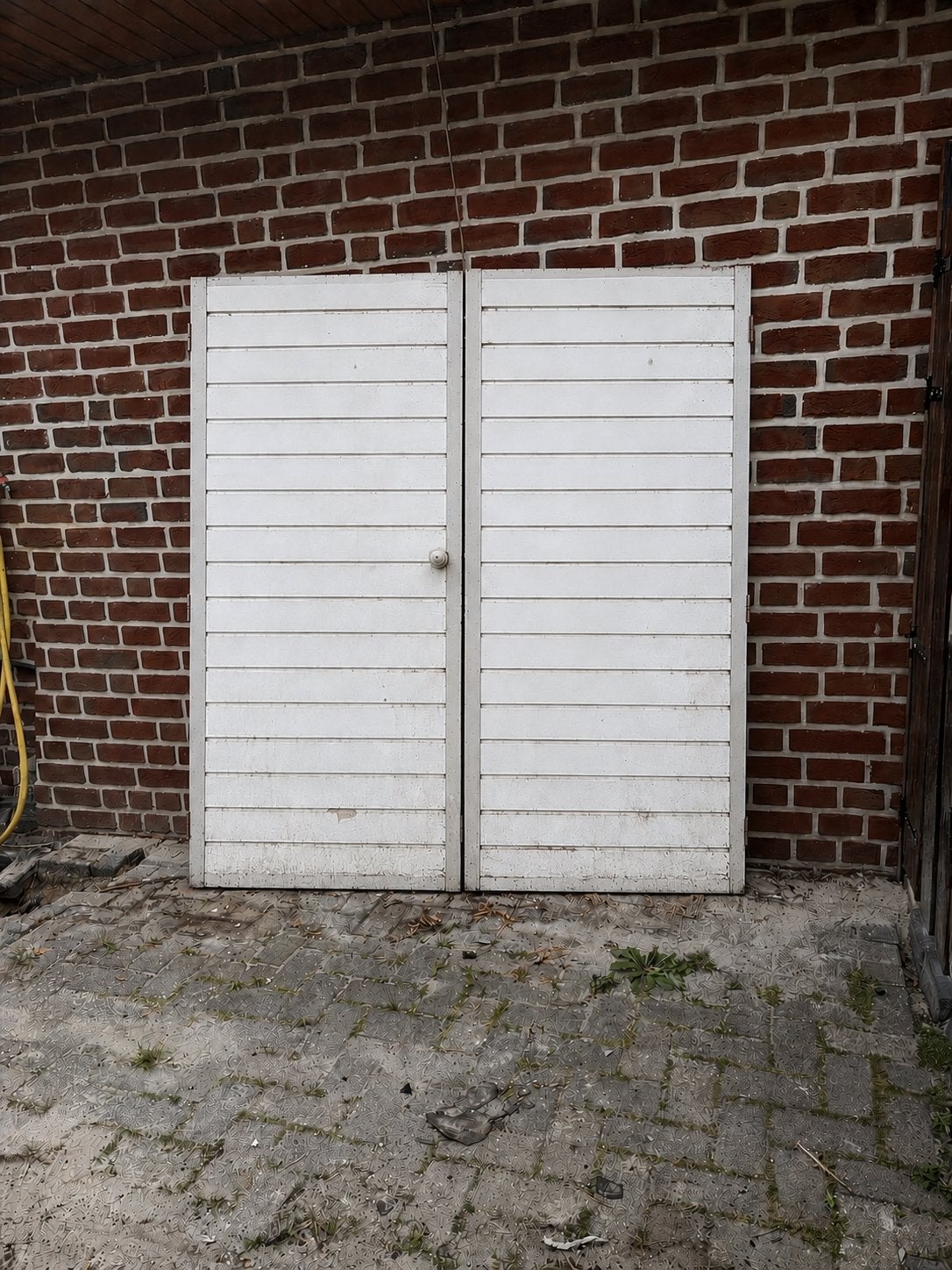 Witte houten deuren voor buiten of garage, Doe-het-zelf en Verbouw, Deuren en Horren, Gebruikt, Garagedeur, 200 tot 215 cm, Vouwdeur