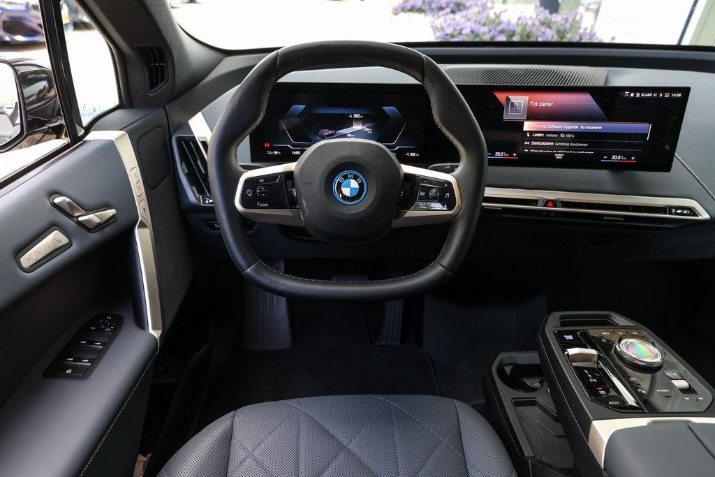 BMW iX xDrive40 High Executive / Sportpakket / Panoramadak S, Auto's, BMW, Gebruikt, Met garantie (alle), 24 min, 417 min