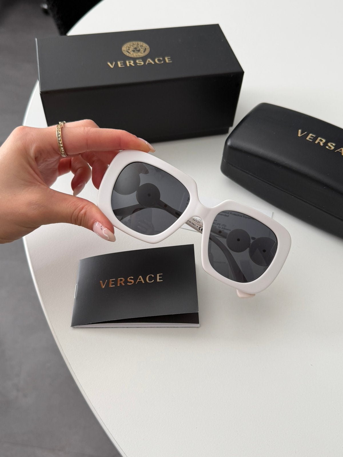 Versace Zonnebril wit, Ophalen of Verzenden, Zo goed als nieuw, Wit, Overige merken