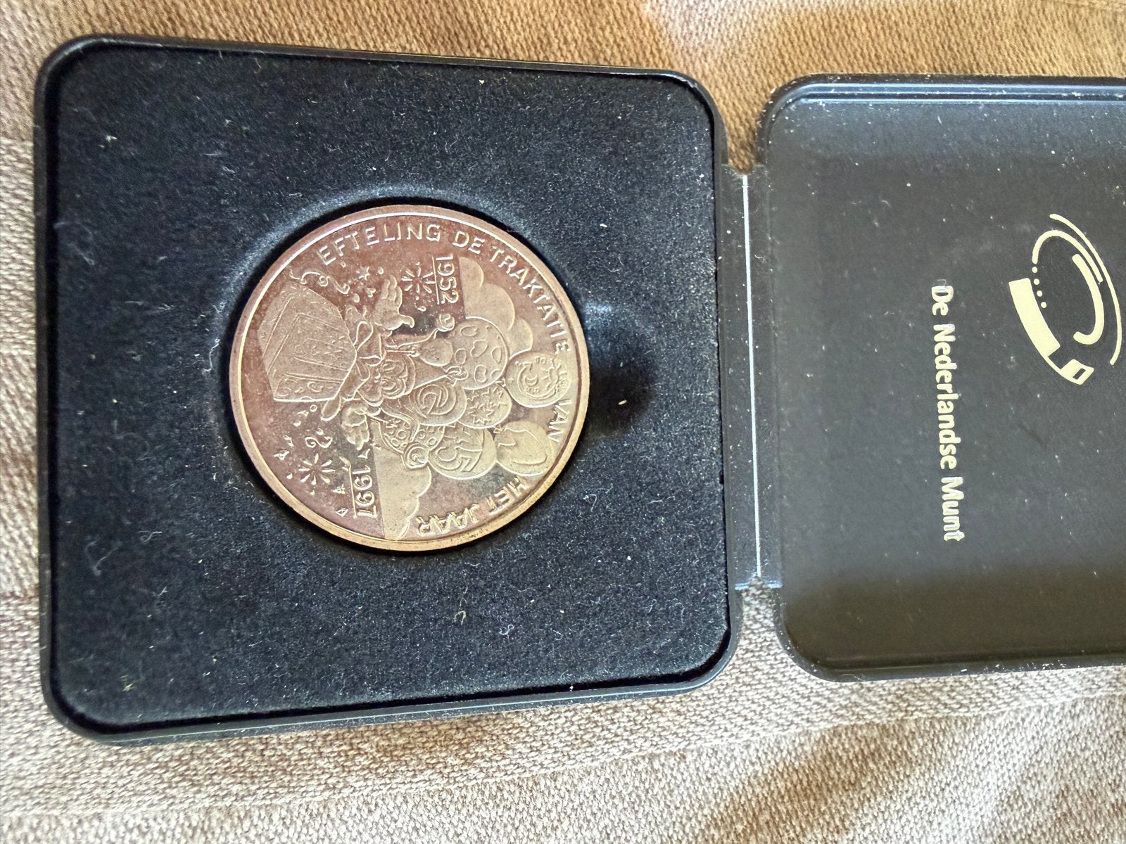 Efteling De Traktatie Munt 1952-1997 De Nederlandse Munt, Ophalen of Verzenden, Zo goed als nieuw, Overige typen