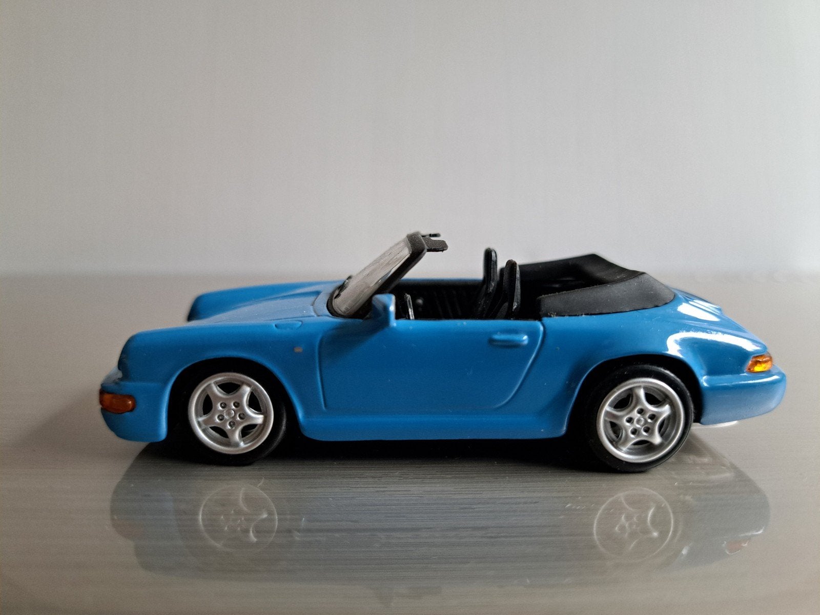 Porsche Carrera 4 Cabriolet 1:43, nieuw, Ophalen of Verzenden, Nieuw, Auto, Universal Hobbies