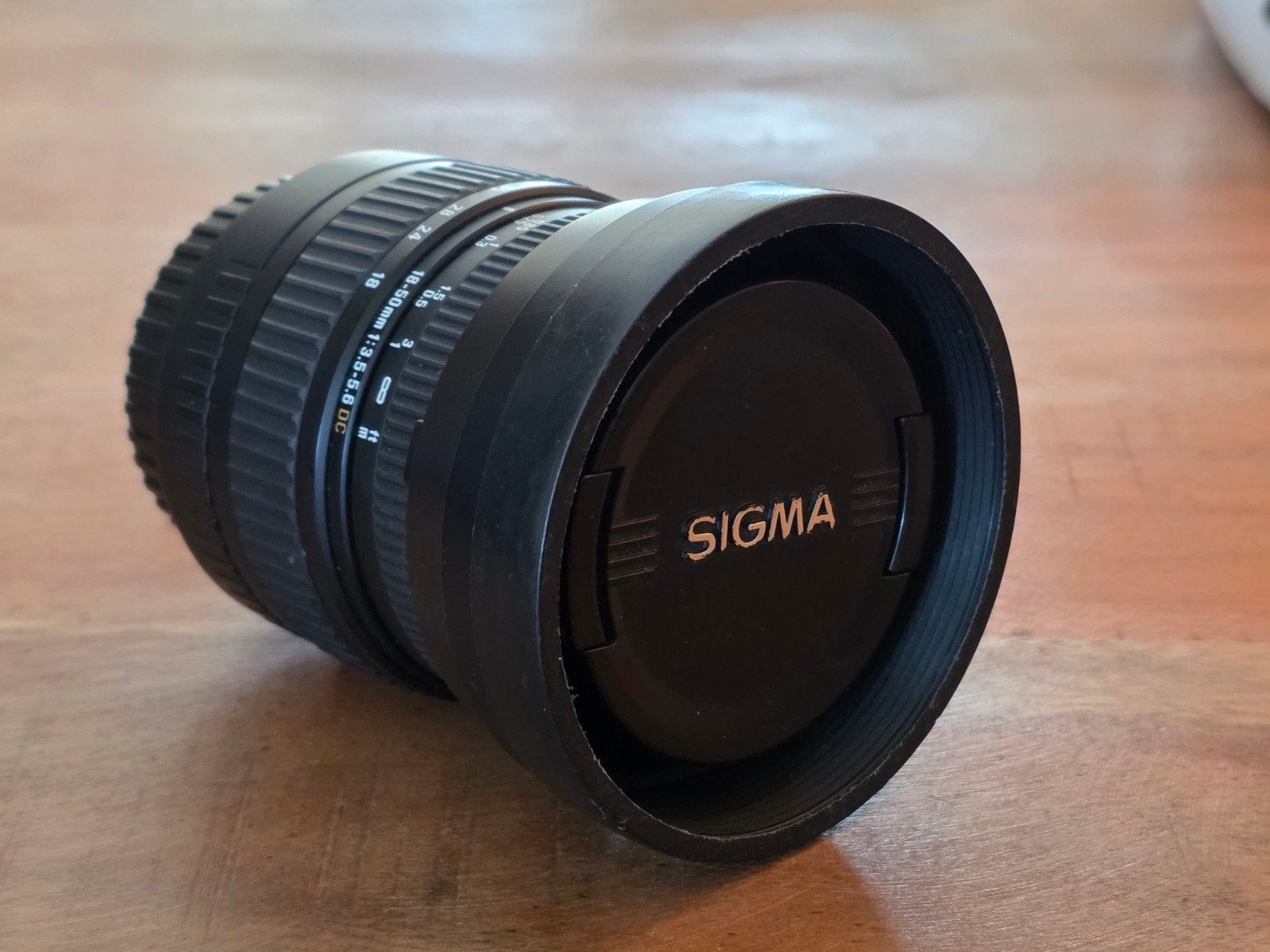 Sigma Zoom 18-50mm 1:3.5-5.6 DC lens, Gebruikt, Sigma, Ophalen of Verzenden, Overige vattingen