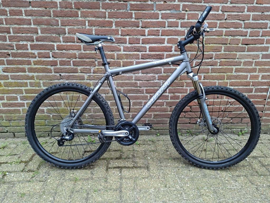Te koop  mountainbike: Giant, Fietsen en Brommers, Fietsen | Mountainbikes en ATB, Heren, 49 tot 53 cm, Zo goed als nieuw, Giant