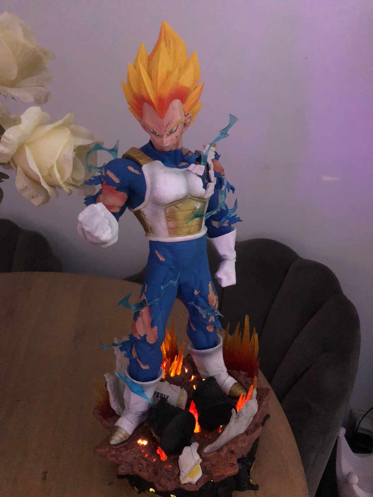 DragonBall Z Vegeta Super Saiyan 53 cm 2 extra head light up, Ophalen of Verzenden, Zo goed als nieuw
