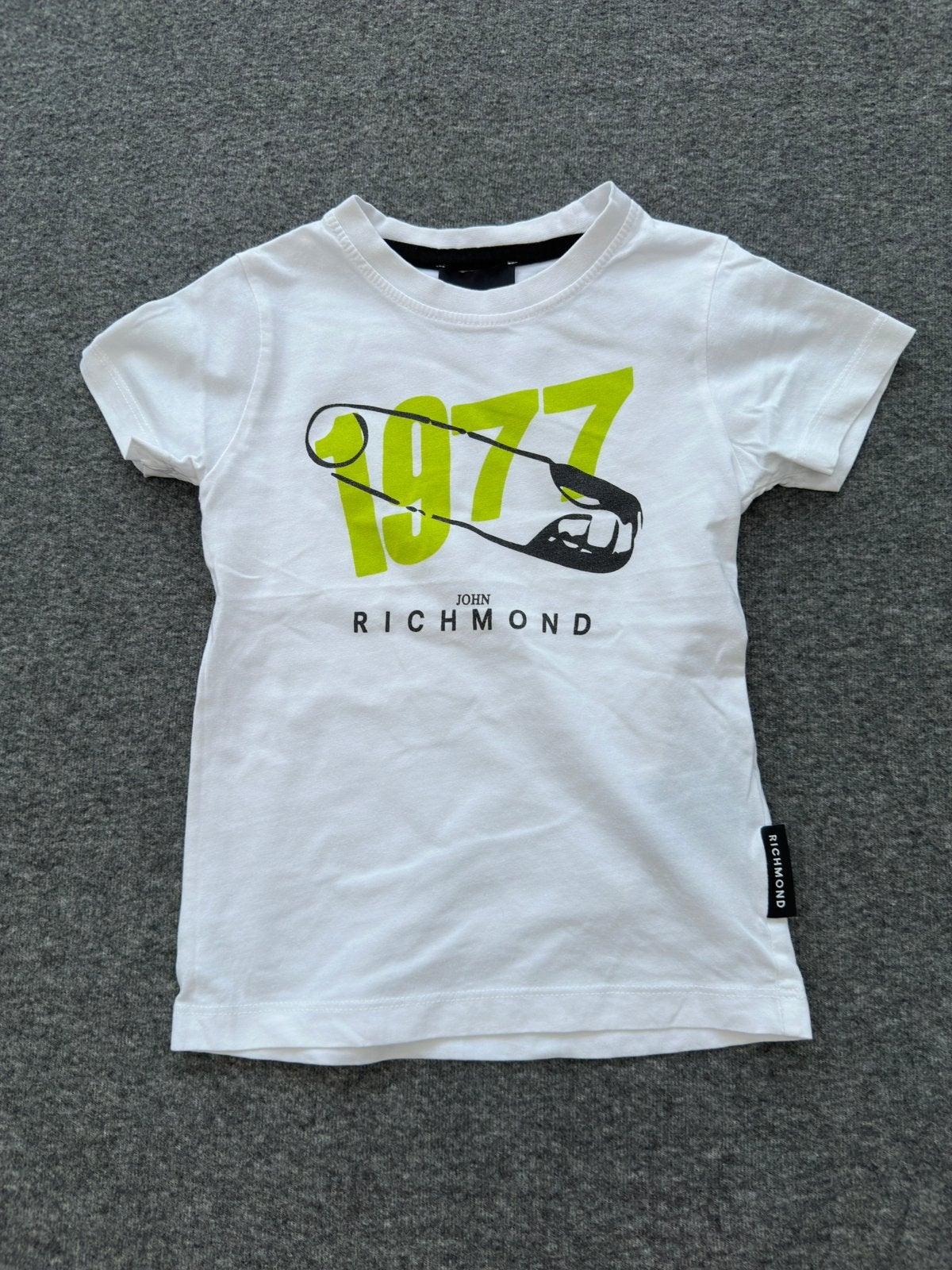 John Richmond maat 98 – zo goed als nieuw, Ophalen of Verzenden, Zo goed als nieuw, Jongen, Shirt of Longsleeve