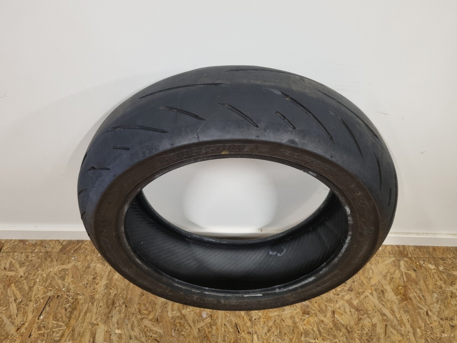 Bridgestone Hypersport S22 190-55-17, Motoren, Ophalen of Verzenden, Gebruikt