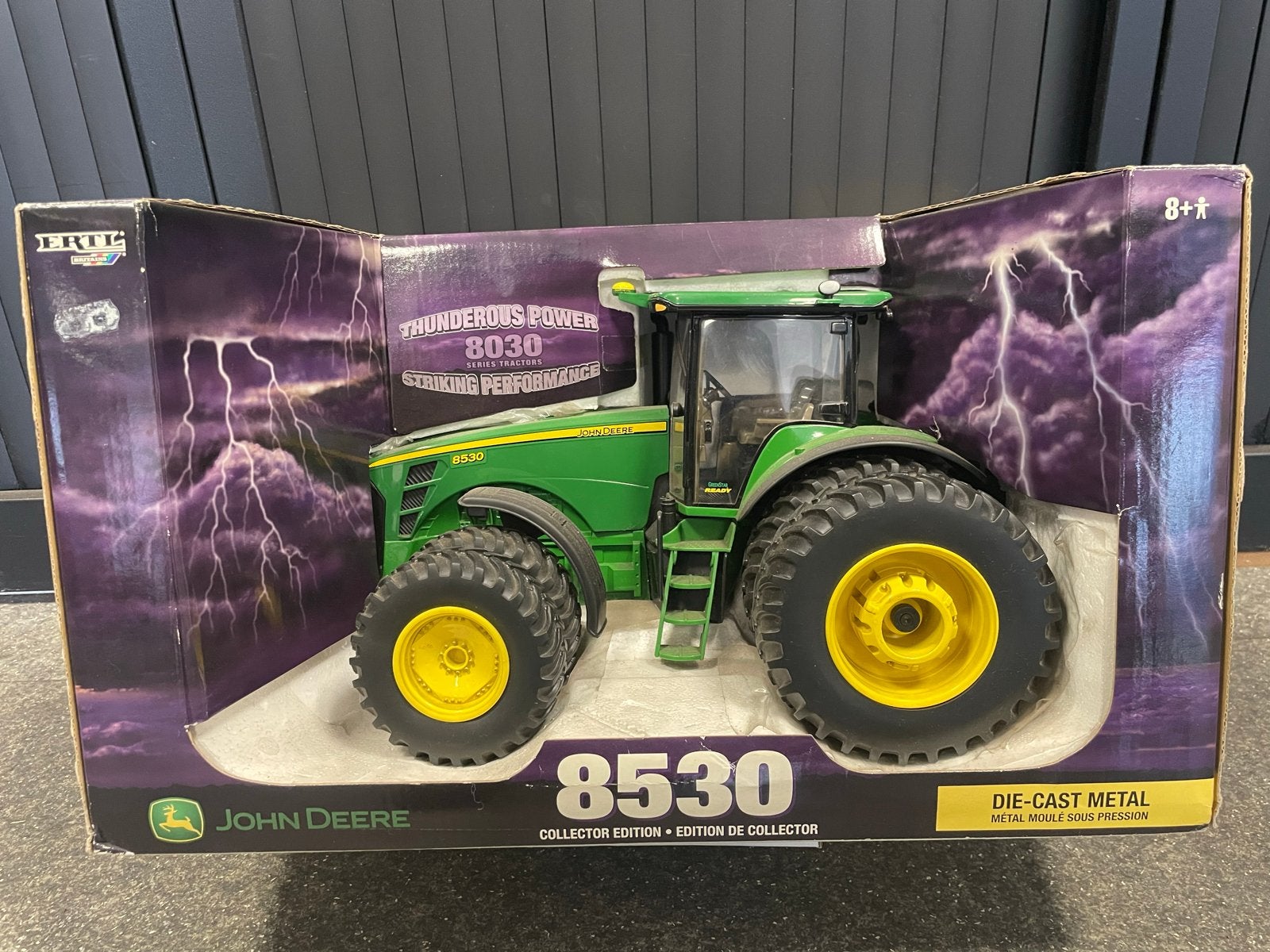 John Deere 8530 Ertl Collector Edition 1:16 - Nieuw!, Nieuw, Ophalen of Verzenden, Amerika, Info@ertl-britains.com