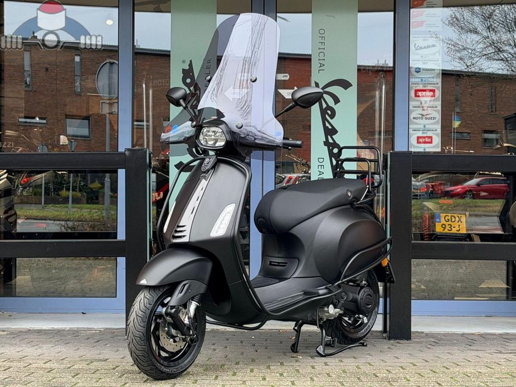Nieuwe Custom Vespa Sprint Sprint Black on Black 0KM 2026, Fietsen en Brommers, Scooters | Vespa, Ophalen, Overige modellen, Maximaal 45 km/u