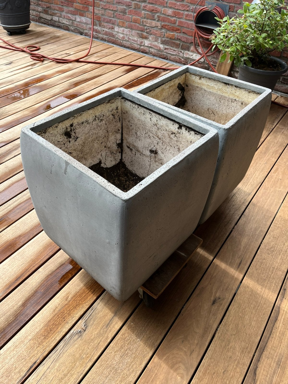 Grote planten bakken, Ophalen, Zo goed als nieuw, Rond, Beton