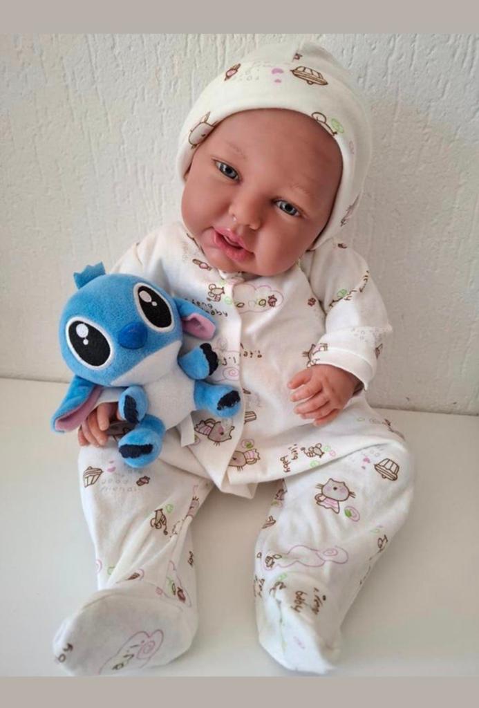 Realistische Reborn Babypop met Stitch Knuffel, Ophalen of Verzenden, Zo goed als nieuw, Babypop