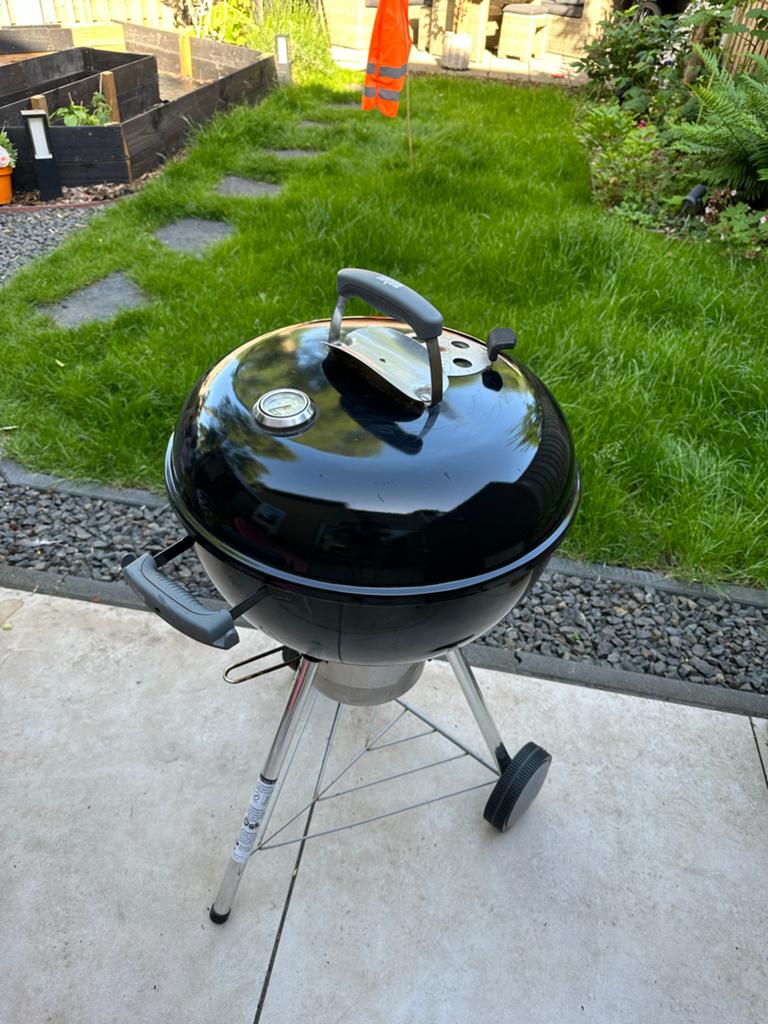 Weber barbecue met opvangbak voor kolen, Ophalen, Gebruikt