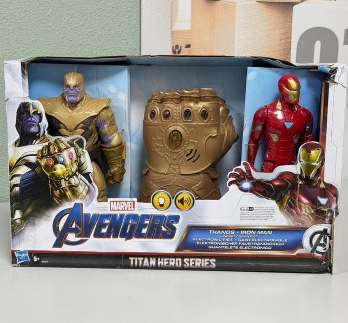 Marvel Avengers Thanos & Iron Man + Infinity Handschoen set, Nieuw, Ophalen of Verzenden, H, H