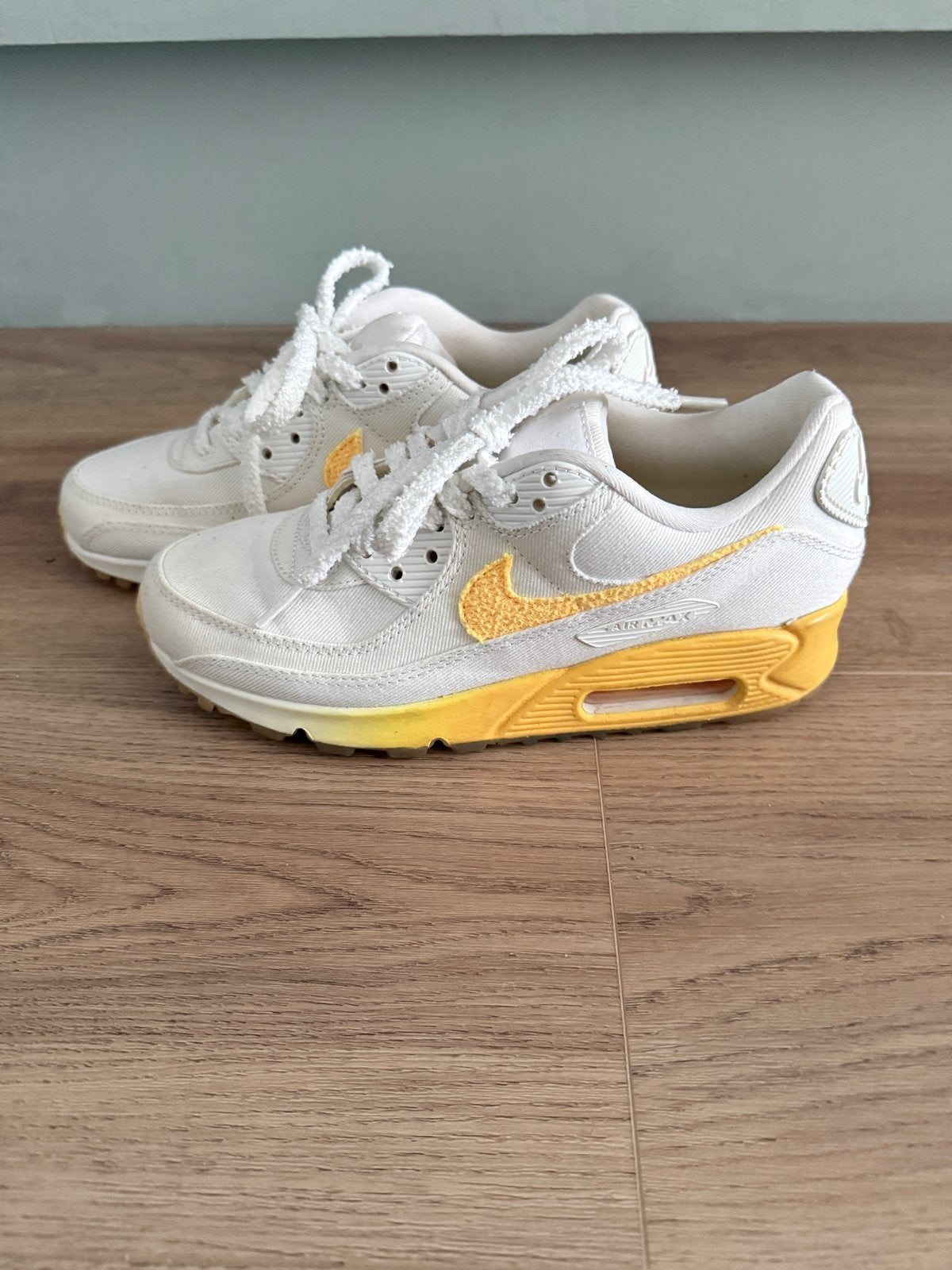 Nike Air Max 90 - SE Citrus Pulse, Wit, Ophalen of Verzenden, Sneakers of Gympen, Zo goed als nieuw