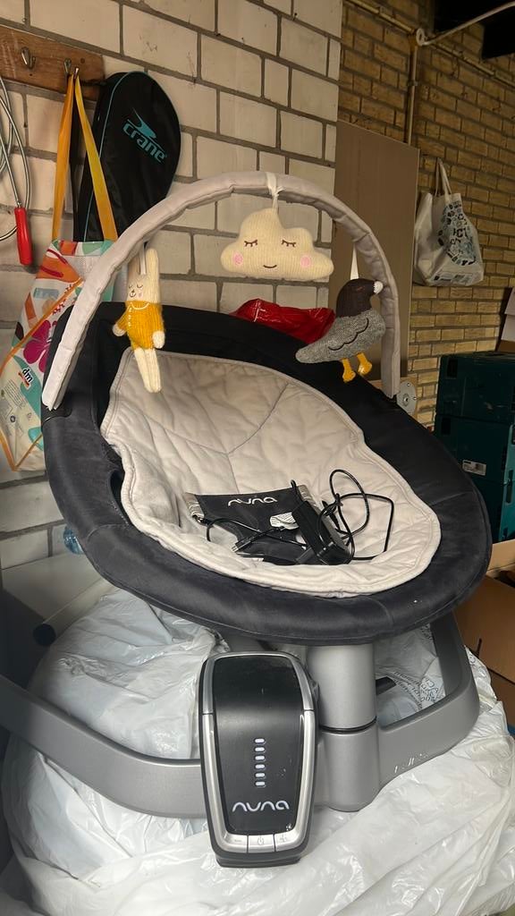 Nuna wipstoeltje met motor, Ophalen, Gebruikt, Schommelstoel